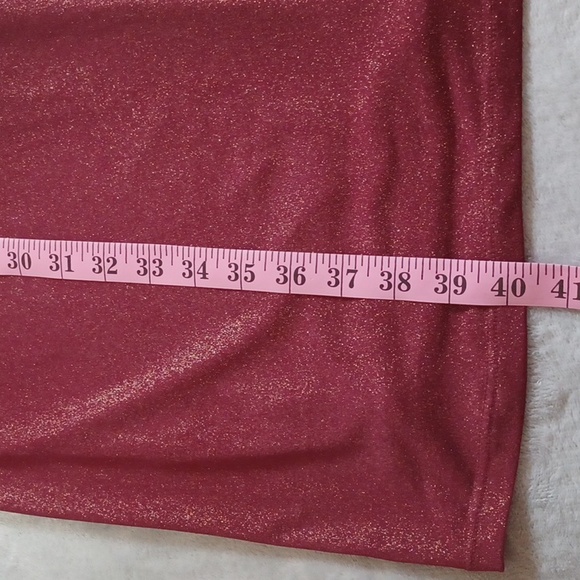 Triuhuology Women's Dress Size 10 Shimmery Red Dress With Ruching NWOT.   - Picture 8 of 11